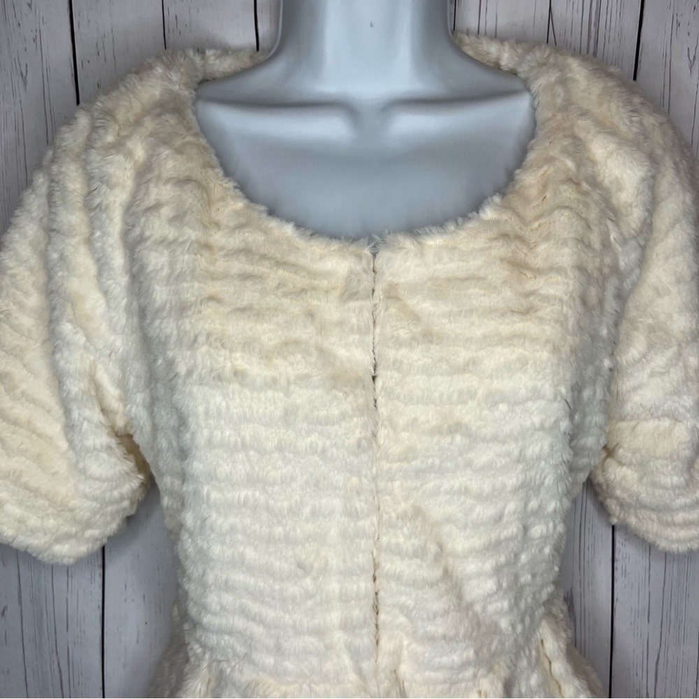 Love 21 Dressy Crop Peplum Jacket Women’s XS Ivory Fuzzy Short Sleeve Lined - Picture 2 of 8